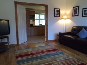 Two Bedroom House (Junior) | Coin séjour | Télévision à écran plat