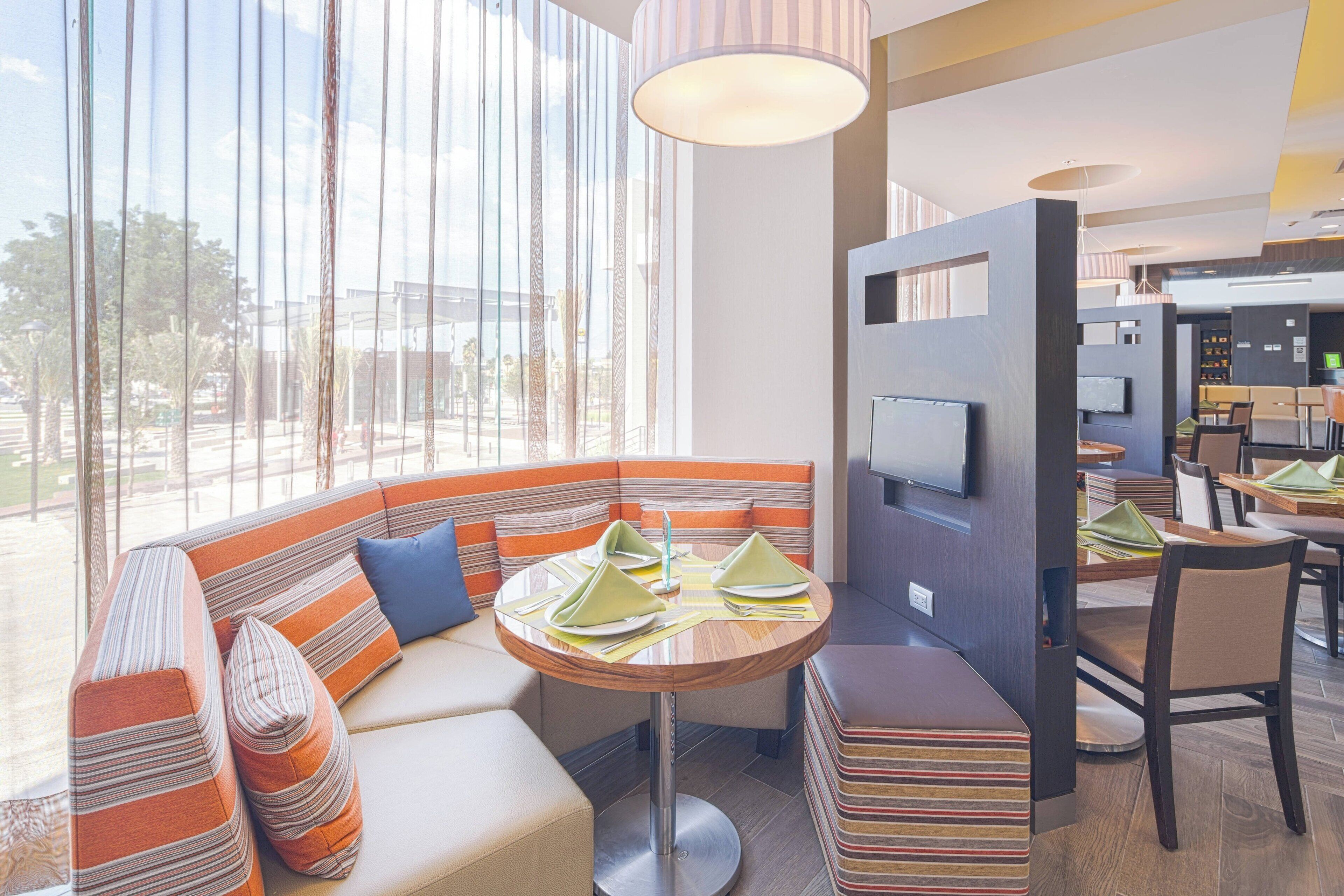 breakfast and dinner served