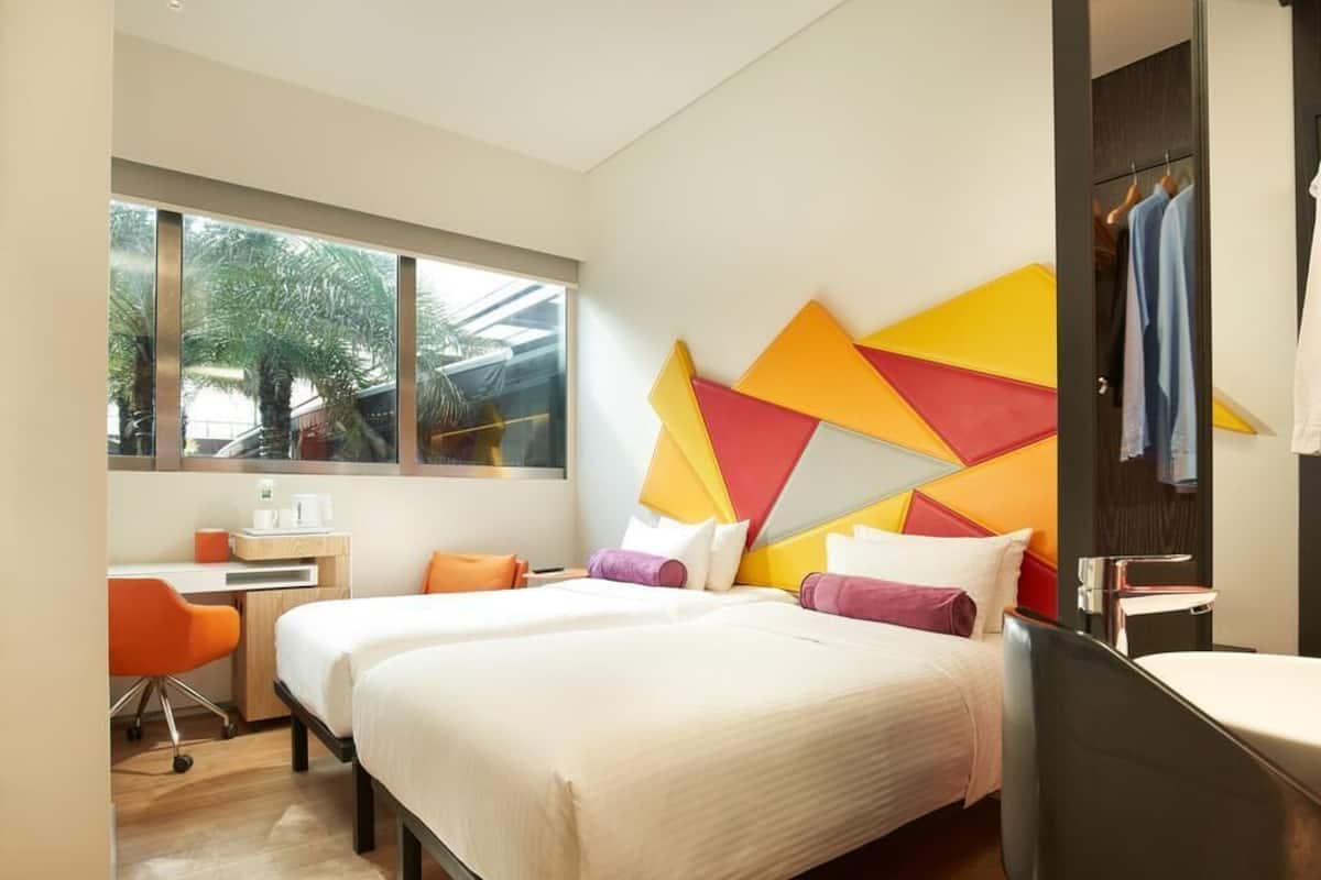 Standard Twin Room, 2 Twin Beds, Pool View | In-room safe, individually decorated, desk, laptop workspace