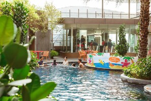 Poolbar