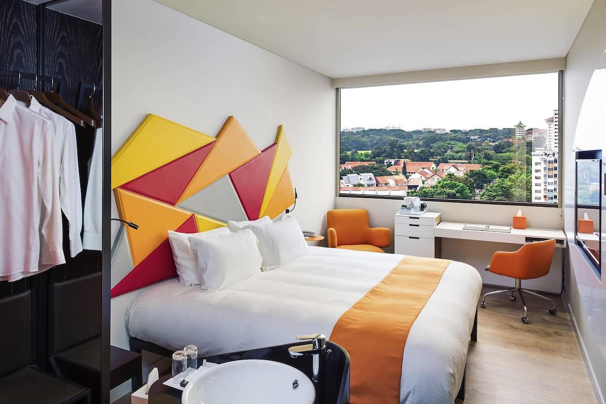 Standard Room, 1 Queen Bed | In-room safe, individually decorated, desk, laptop workspace