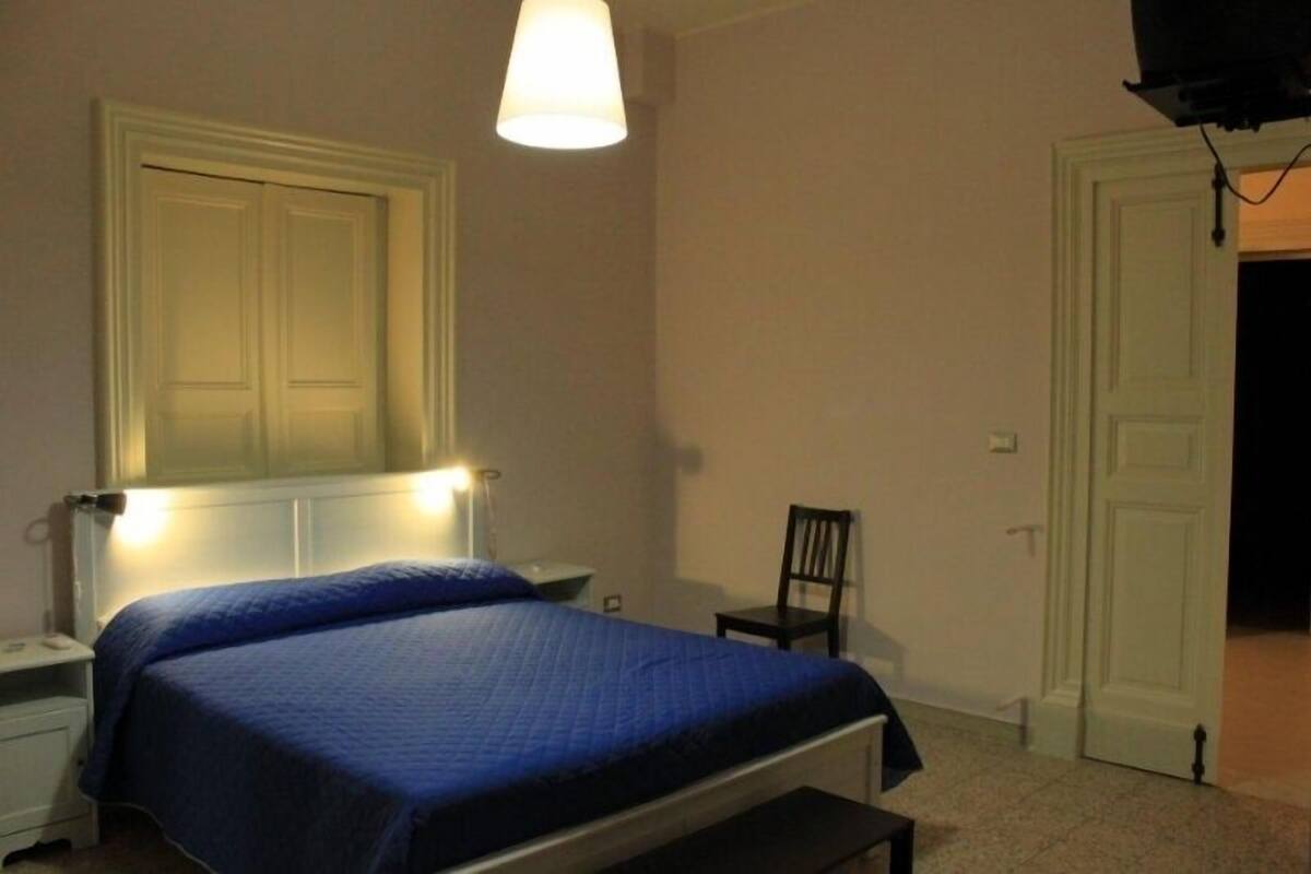 Cots/infant beds, free WiFi