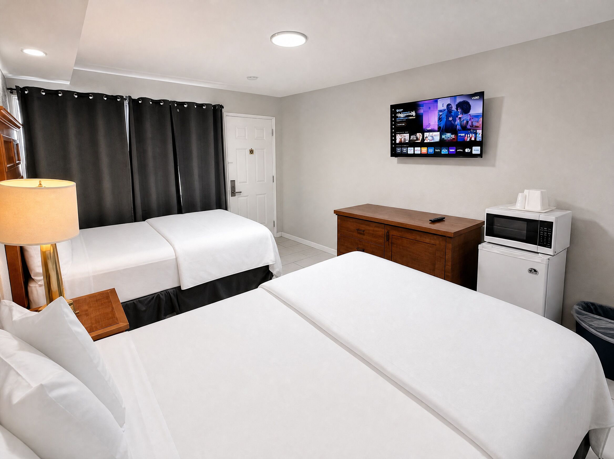 Chambre Deluxe, 2 grands lits | Système d’insonorisation, accès au Wi-Fi (inclus)