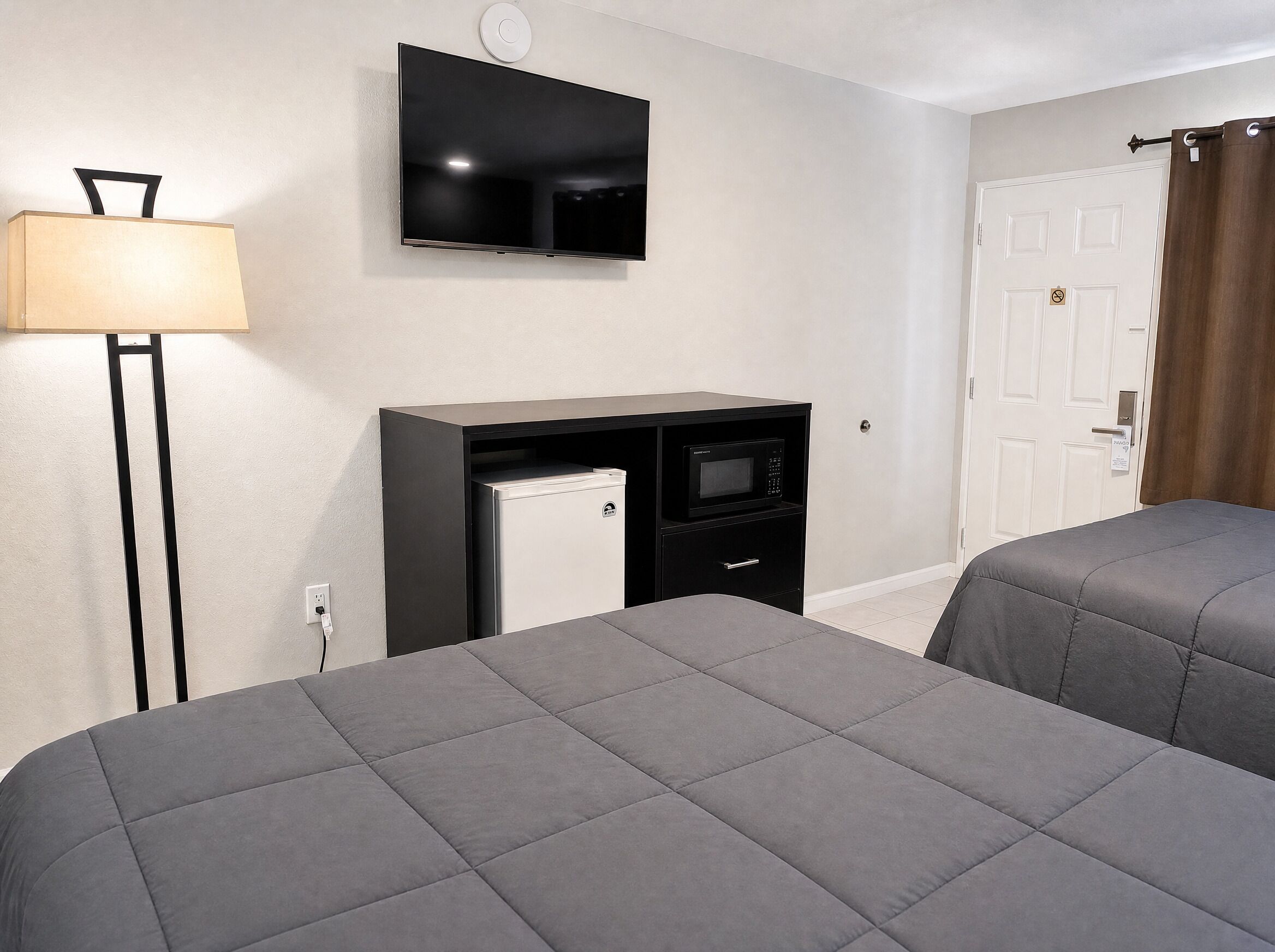 Chambre Deluxe, 2 grands lits | Système d’insonorisation, accès au Wi-Fi (inclus), literie fournie