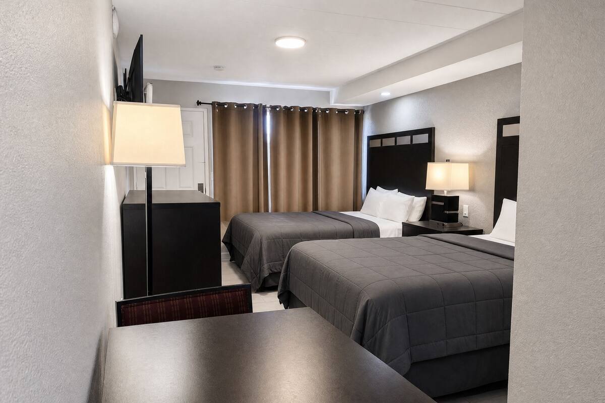 Deluxe Room, 2 Queen Beds | Soundproofing, WiFi (free), bed sheets