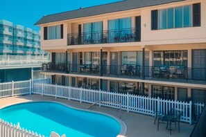 室外泳池