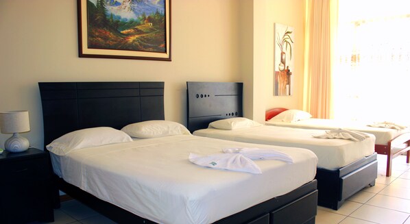 Chambre Triple (with Fan)