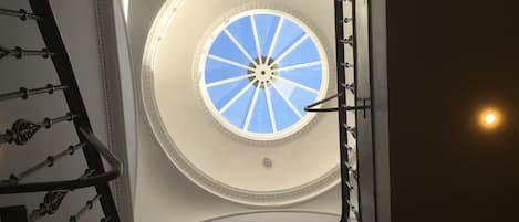 Apart Daire, 2 Yatak Odası | Merdiven