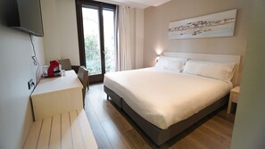 Down duvets, minibar, in-room safe, individually furnished - Hotel Centre Reus (Reus)