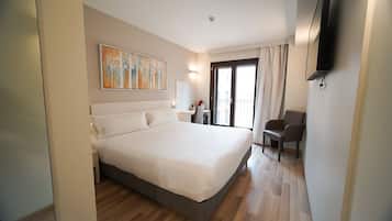 Donsdekens, een minibar, een kluis op de kamer, individueel gemeubileerd