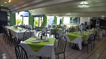 Breakfast, lunch, dinner served; local cuisine