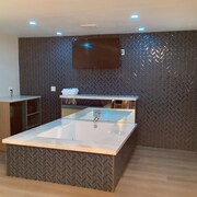 Super 8 by Wyndham Oceanside Downtown