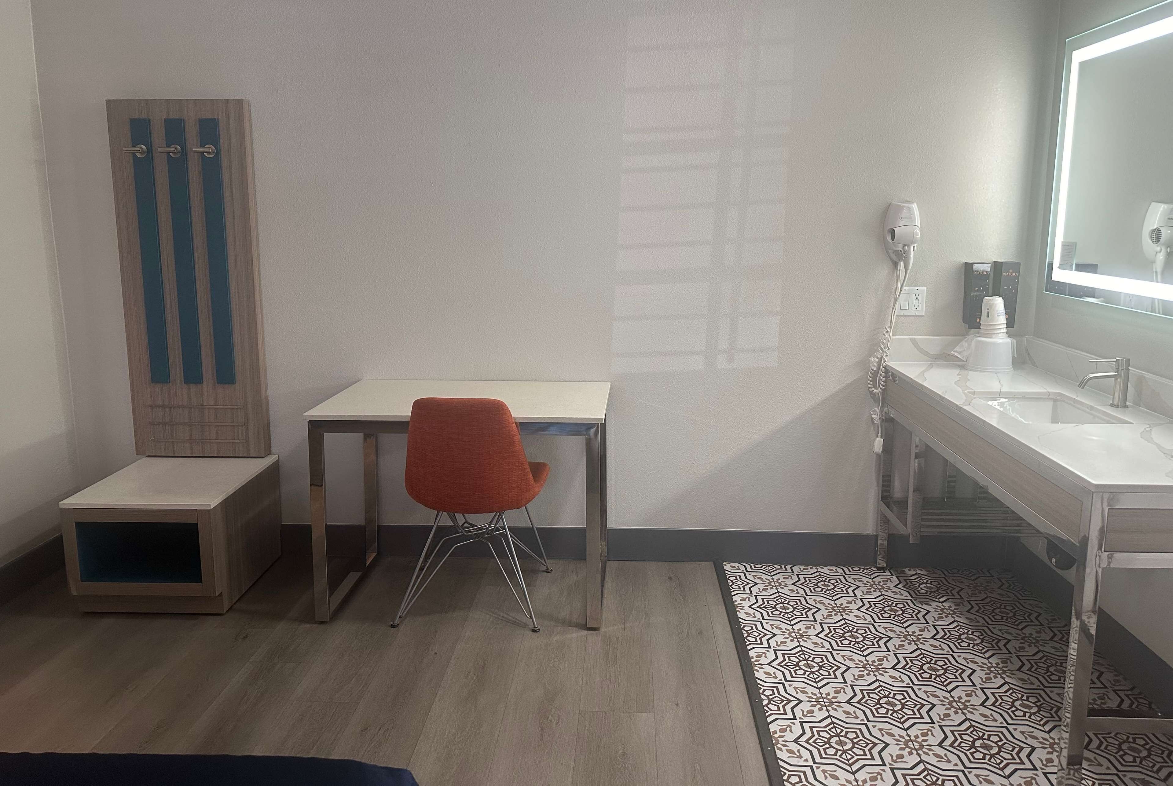 Foto - Super 8 by Wyndham Oceanside Downtown