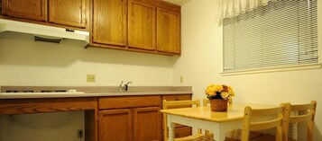 Premium Double Room, 2 Bedrooms, Kitchenette, Hill View | Private kitchen | Fridge, microwave, coffee/tea maker