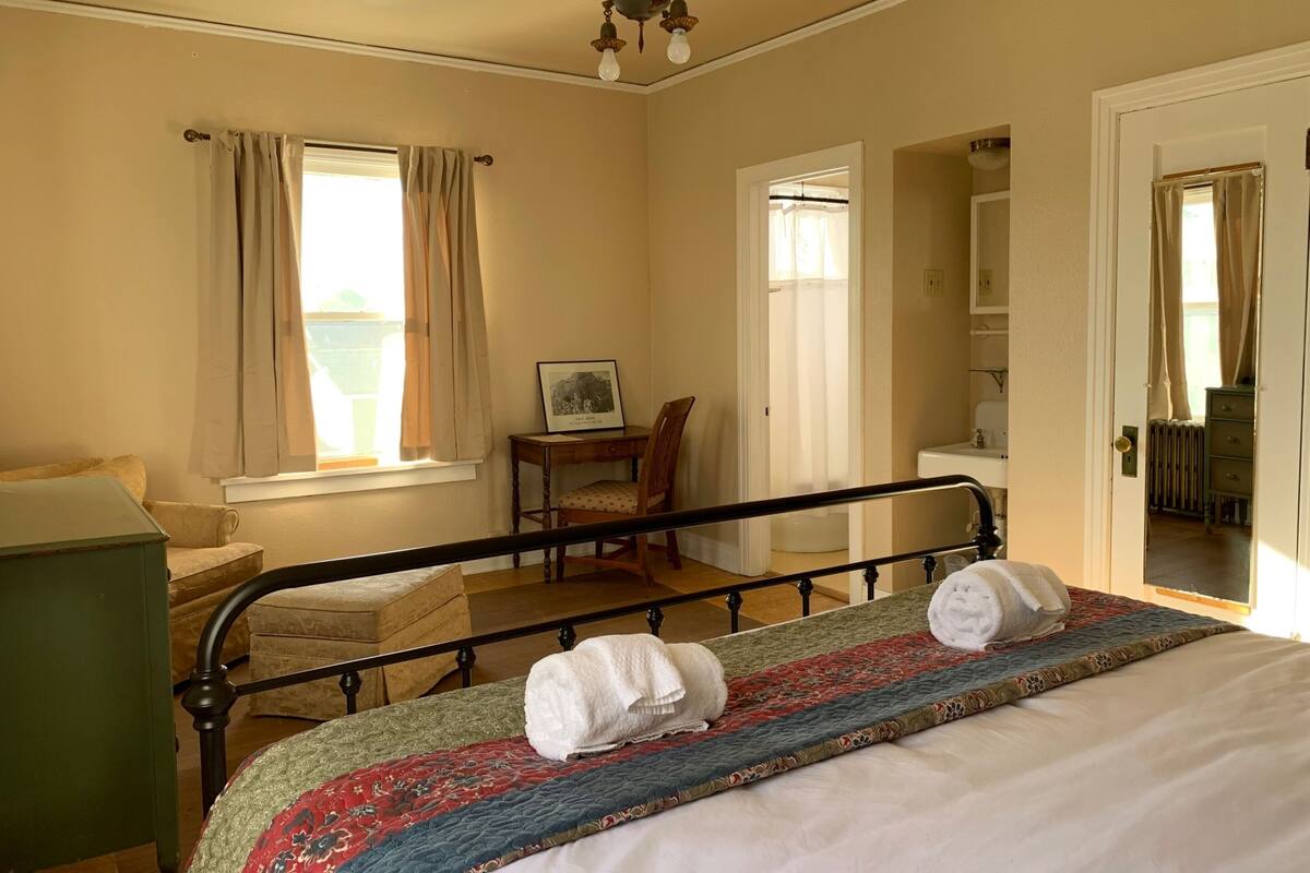Standardzimmer, 1 King-Bett | Kostenloses WLAN, Bettwäsche