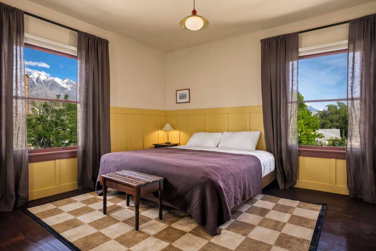 Deluxe Single Room, 1 King Bed, Desert view