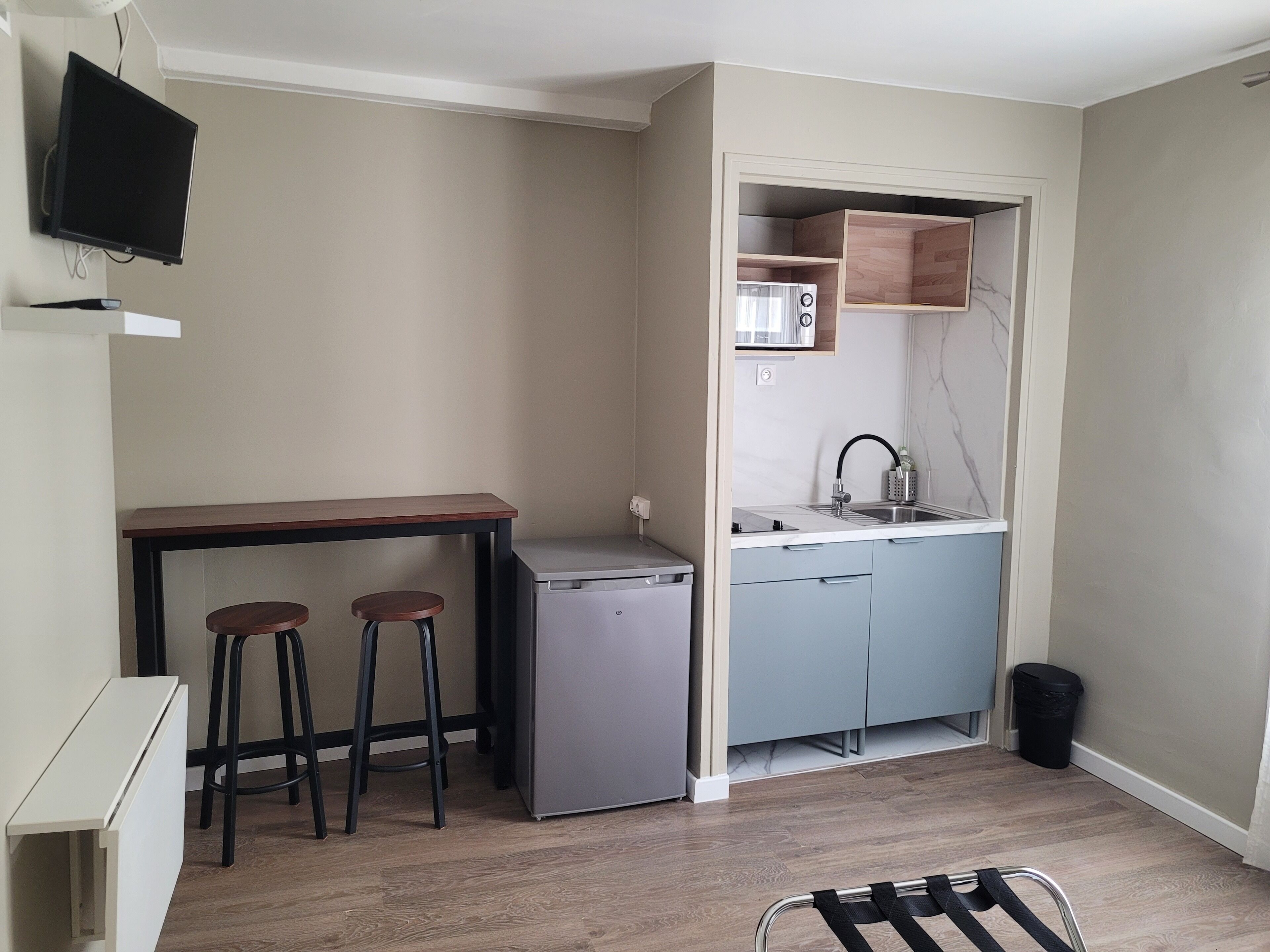 studio supérieur | blackout curtains, iron/ironing board, free wifi, bed sheets