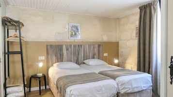 Chambre Lits Jumeaux | Rideaux occultants, fer et planche à repasser, Wi-Fi gratuit
