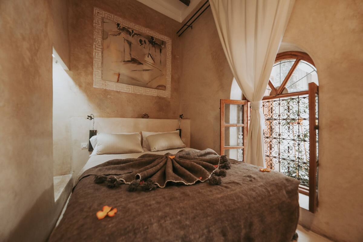 Chambre (Barraka) | Literie de qualité supérieure, coffres-forts dans les chambres