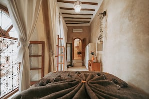 Premium bedding, in-room safe, individually decorated