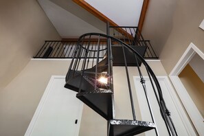 Family Suite (Loft Suite) - Radium Chalet (Radium Hot Springs)