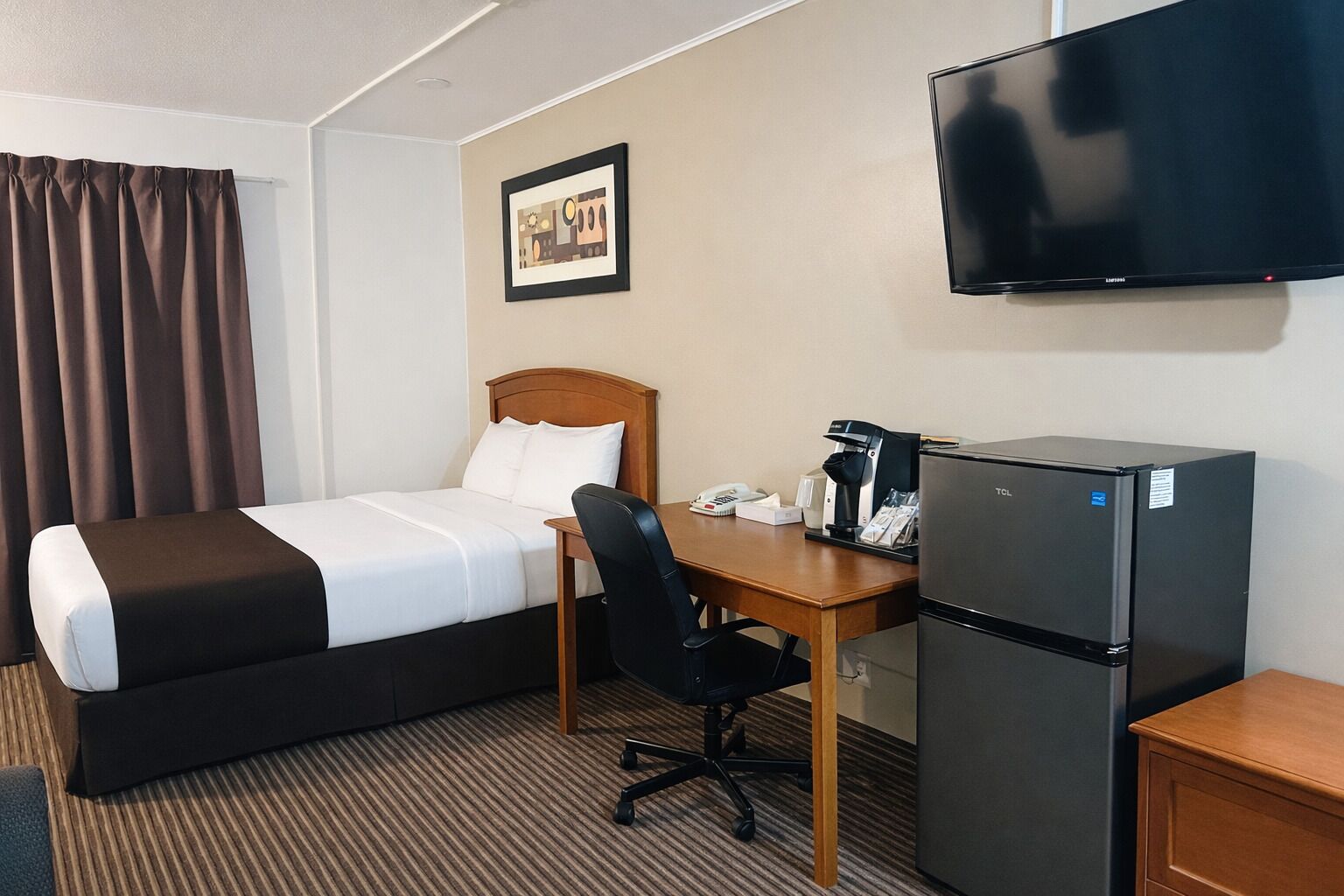 Individually furnished, desk, laptop workspace, blackout drapes