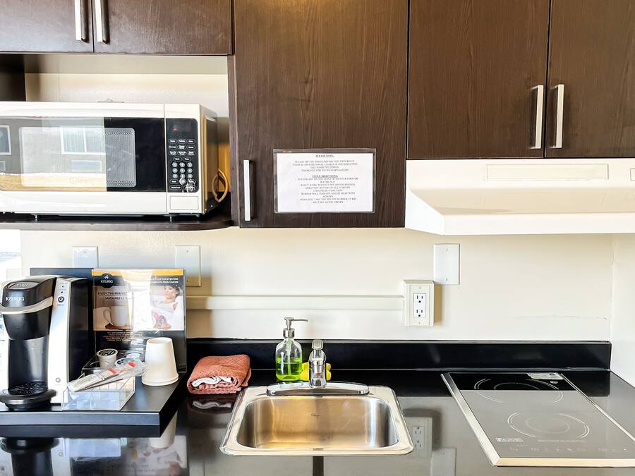 Frigorífic, microones i cafetera i tetera