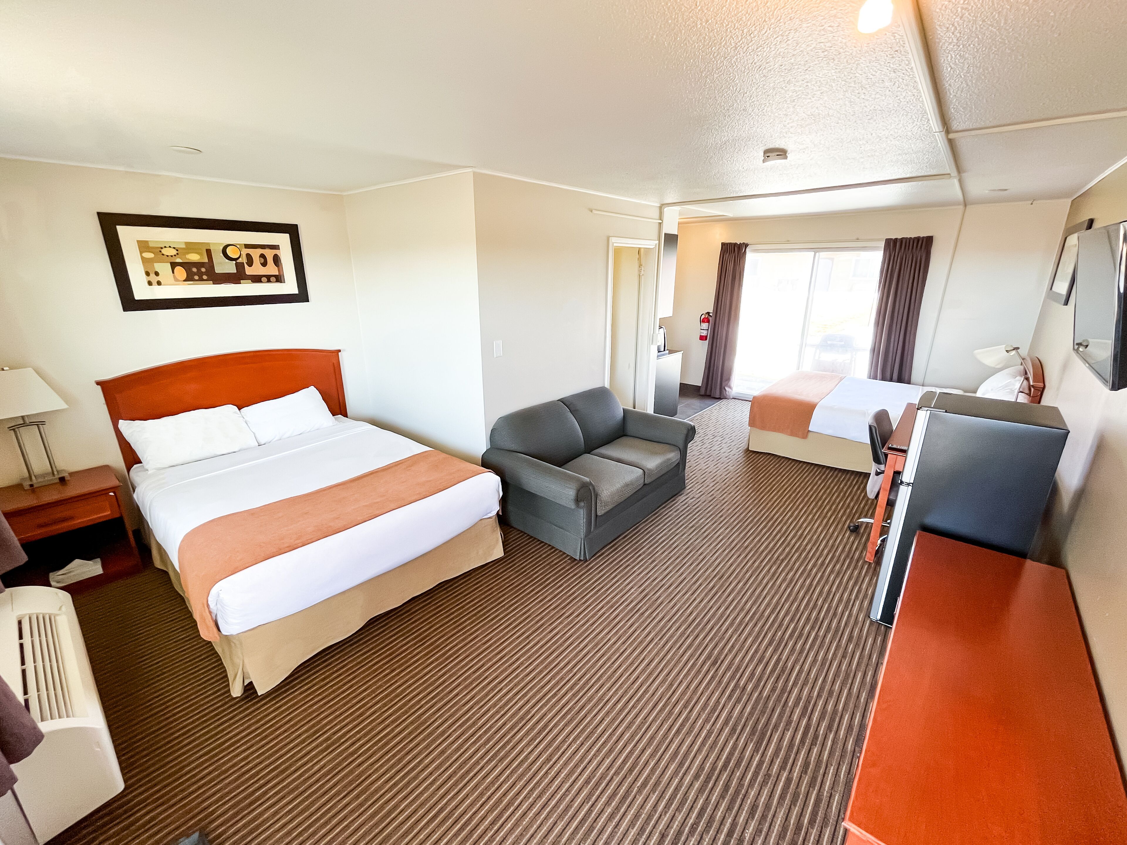 Individually furnished, desk, laptop workspace, free WiFi