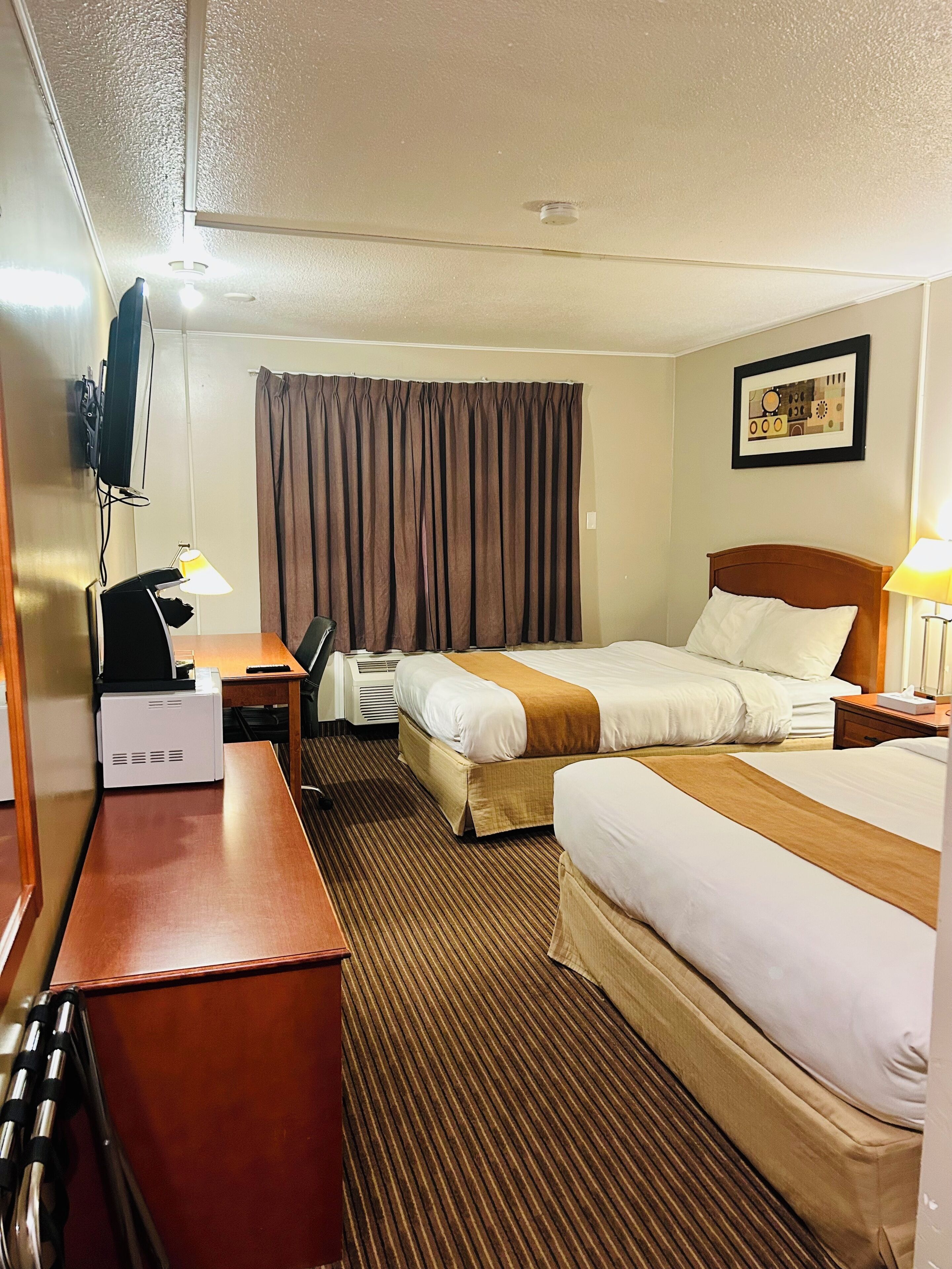 Mobiliario individual, escritorio, espacio para trabajar con un portátil