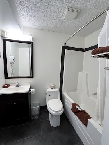 Northern Lights Inn & Suites