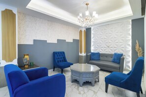 TV de tela plana 32 polegadas com canais a cabo, TV, filmes pagos