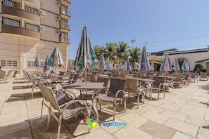 5 piscinas externas, guarda-sóis, espreguiçadeiras