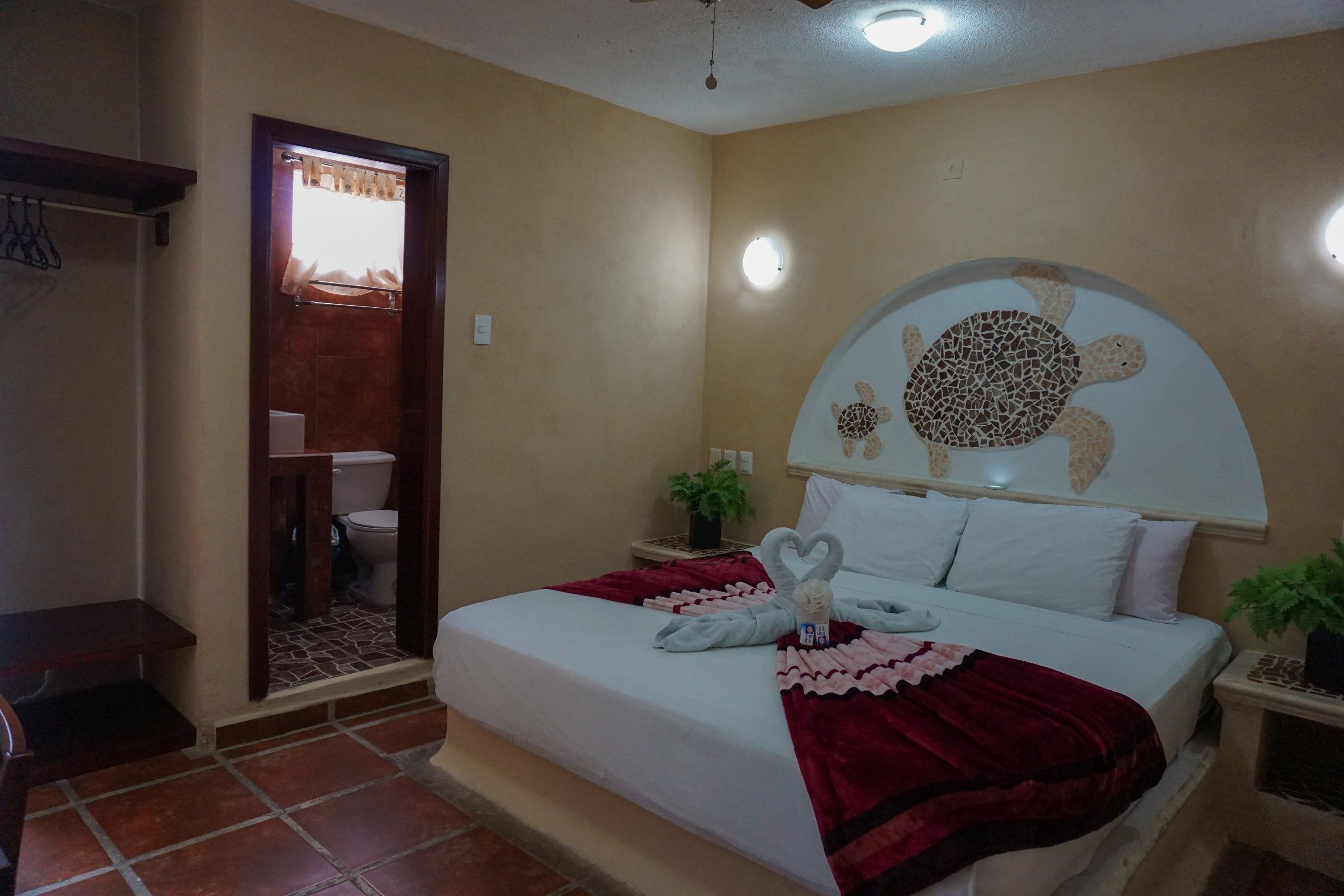 Junior Double Room, 1 King Bed | Iron/ironing board, free WiFi