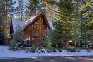 Exterior - 1113 Aravaipa St (South Lake Tahoe)