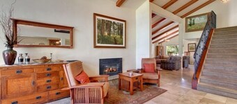 1261 Country Club Drive