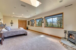 Luxury House, 4 Bedrooms | 4 bedrooms, free WiFi - 1840 Crystal Air Drive (South Lake Tahoe)