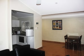 City Apartment, 2 Bedrooms | Living area