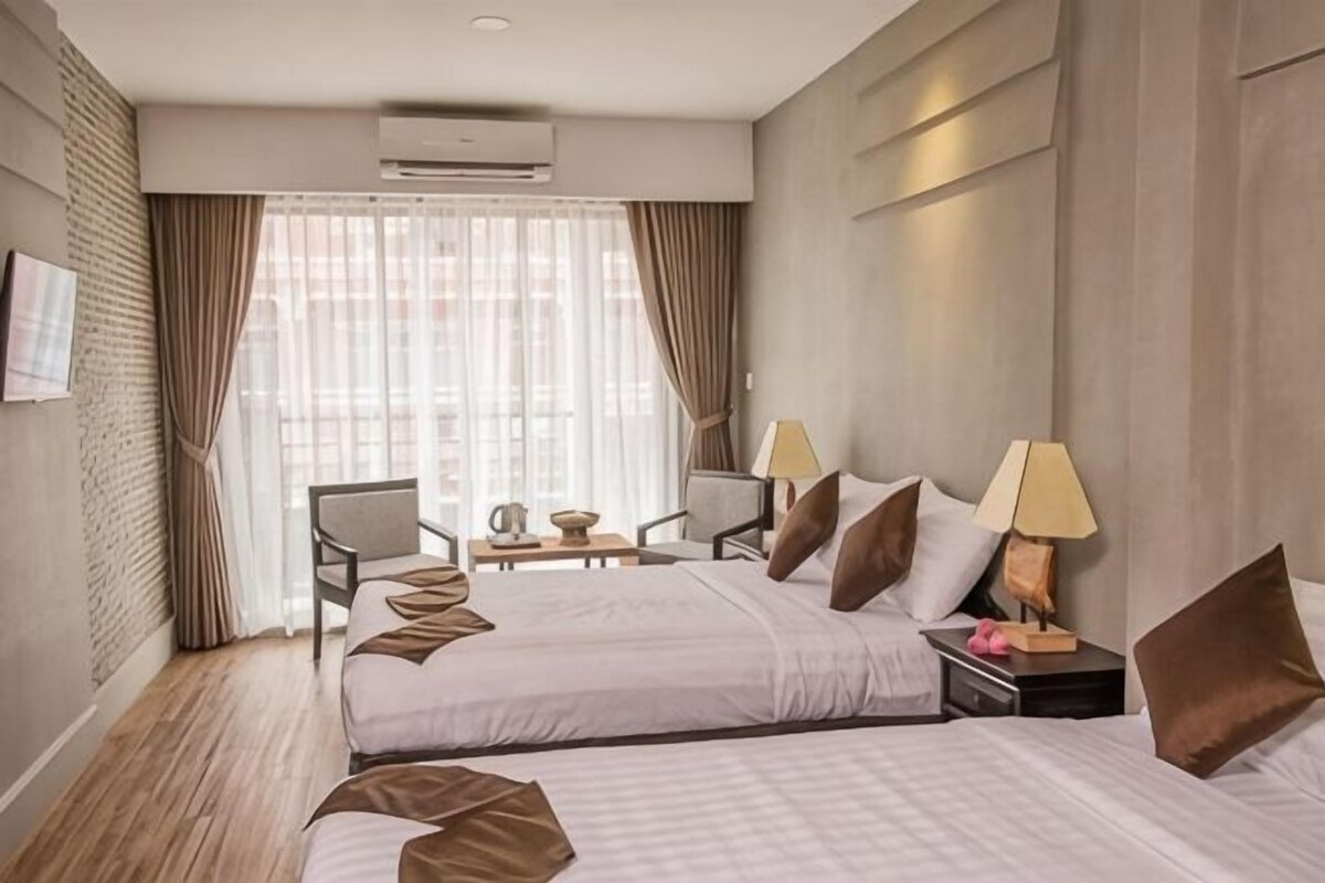 Minibar, in-room safe, desk, blackout drapes