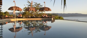 和平與愛情渡假村