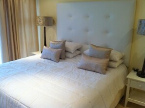 3 عدّة غرف نوم ومكواة/لوح كي وأسرّة أطفال/رضّع وواي فاي مجانًا