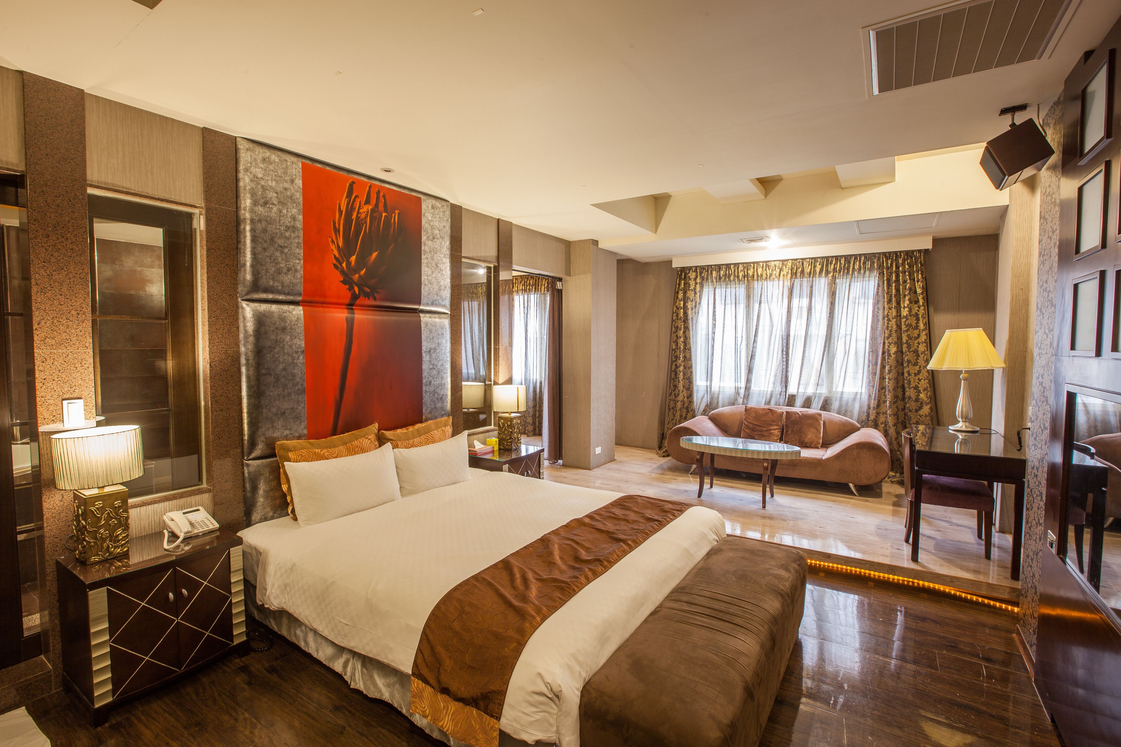 deluxe double room | premium bedding, desk, free cots/infant beds, free wifi