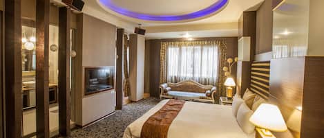 Habitación doble Deluxe | Ropa de cama de alta calidad, escritorio, cunas gratuitas y wifi gratis