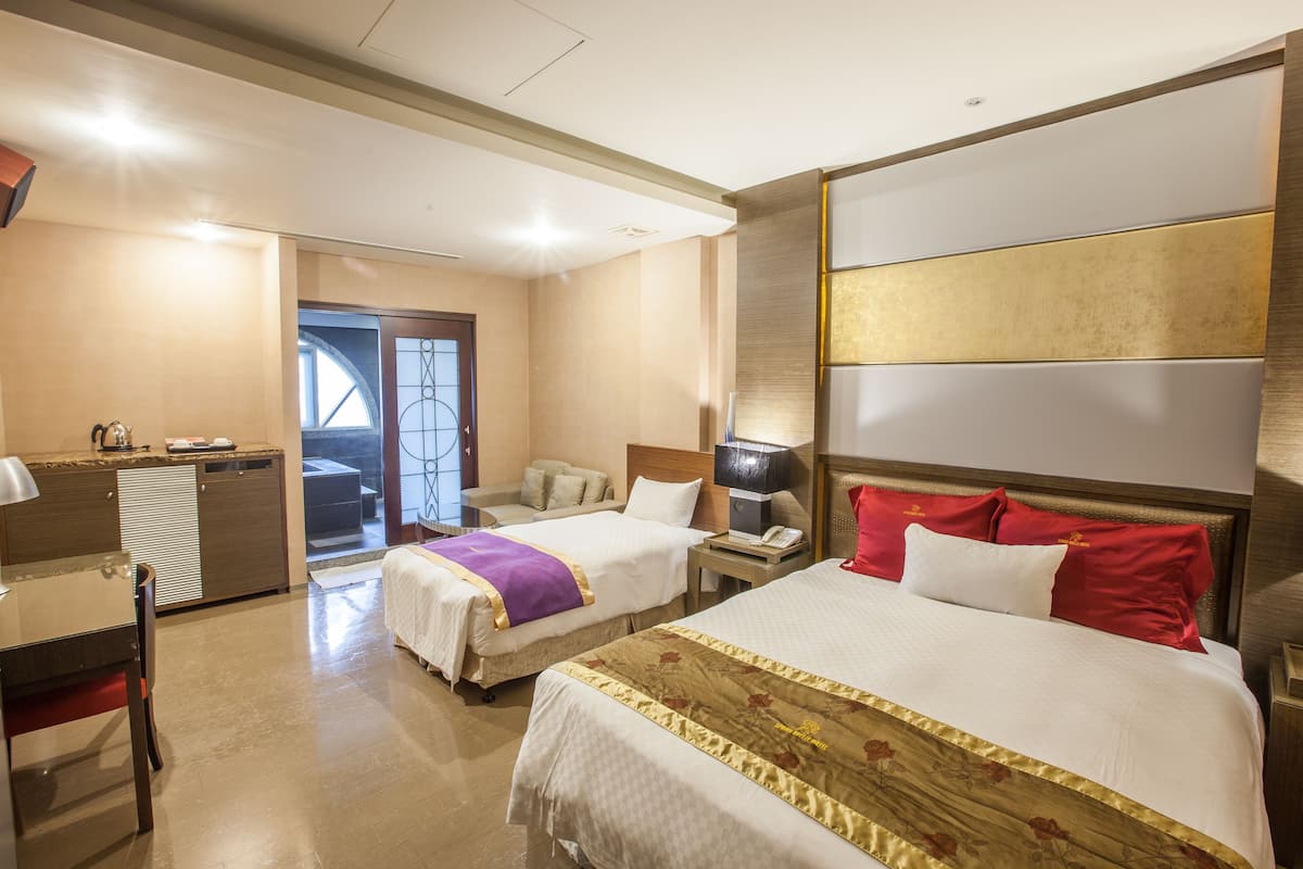 Premium Double Room | Premium bedding, desk, free cribs/infant beds, free WiFi