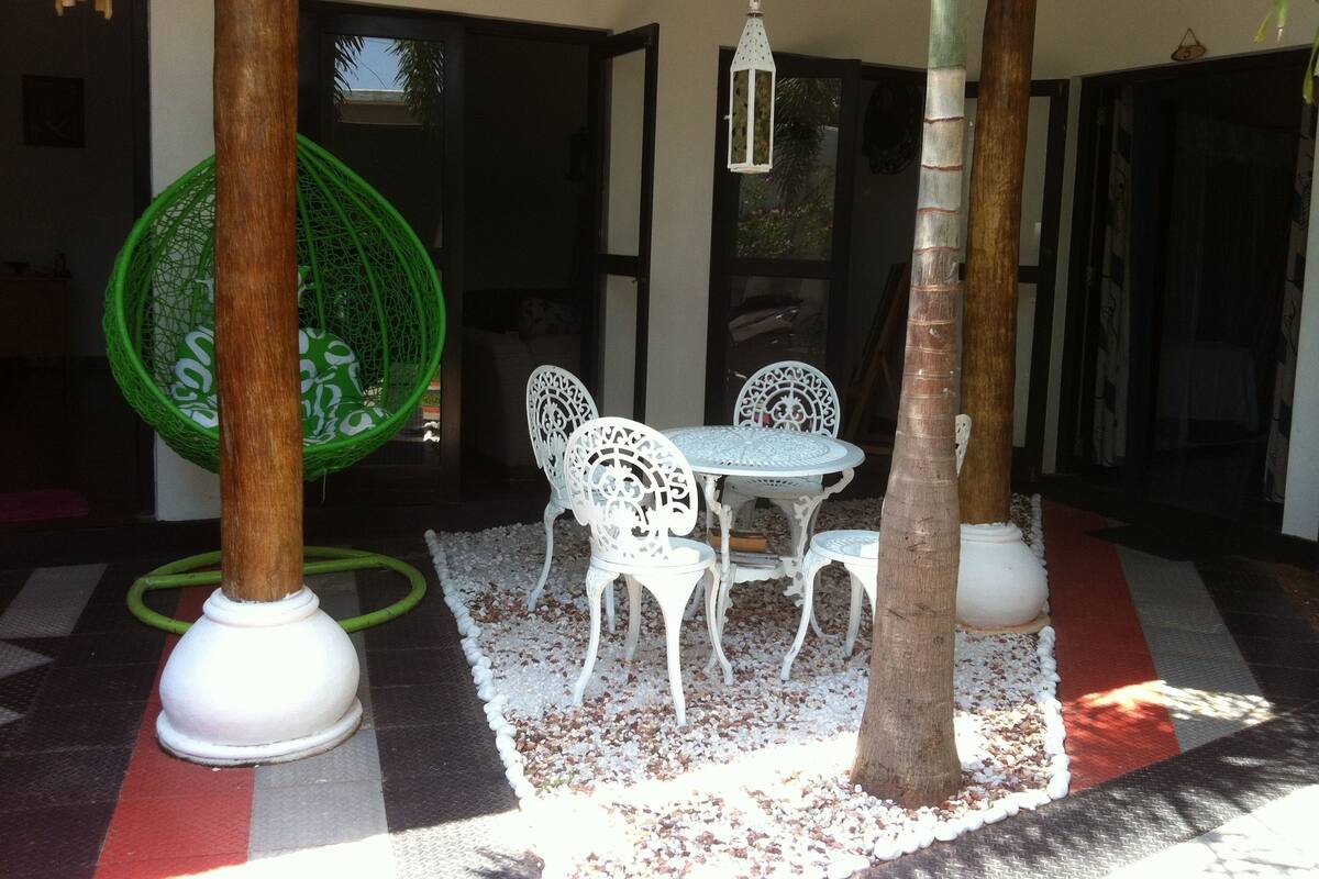 Desk, iron/ironing board, rollaway beds, free WiFi