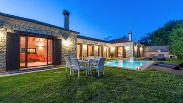 ラグジュアリー ヴィラ 3 ベッドルーム プライベートプール | テラス / パティオ