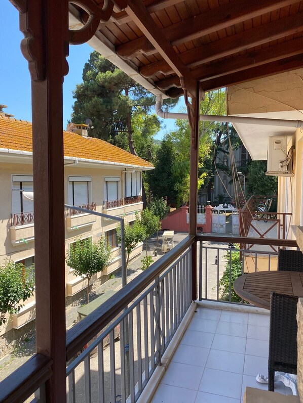 Superior-Apartment, Balkon | Wohnbereich