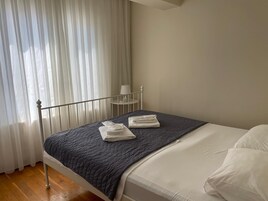 高级公寓, 阳台 | 2 多间卧室、埃及棉床单、高档床上用品、羽绒被