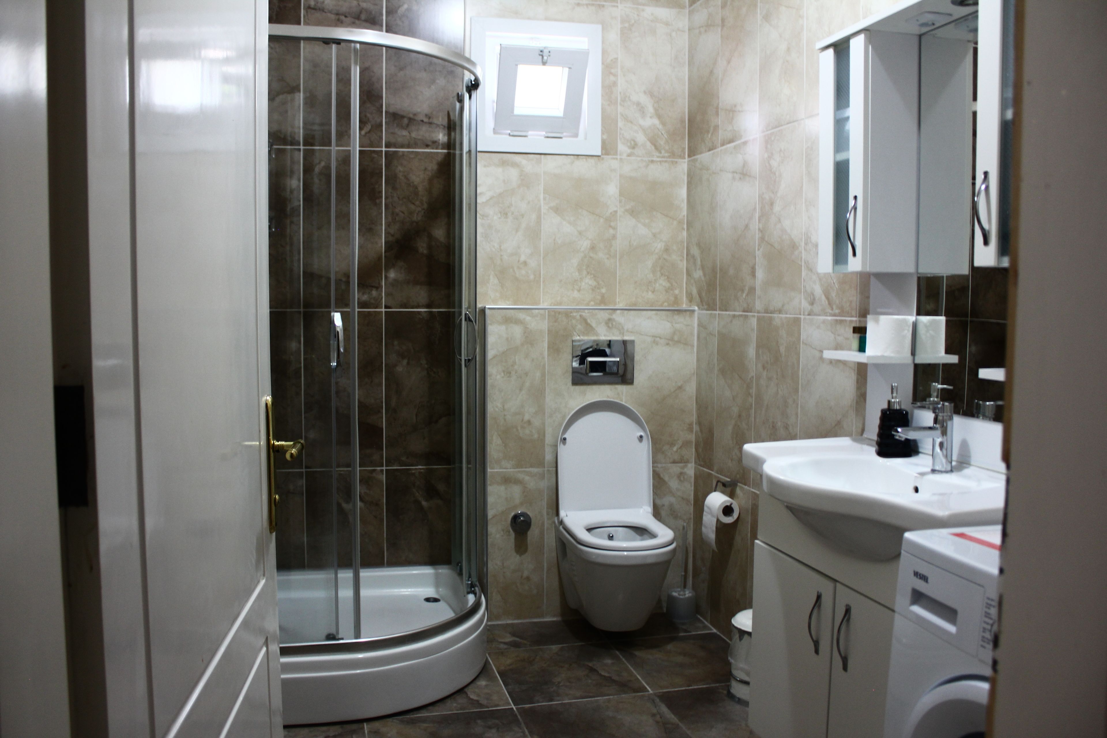 Superior Apartment, Balcony | Bathroom | Shower, free toiletries, hair dryer, slippers