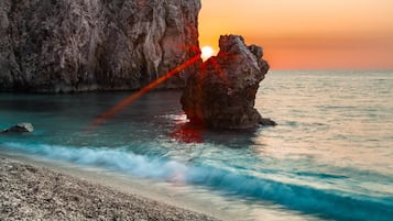 Una spiaggia nelle vicinanze