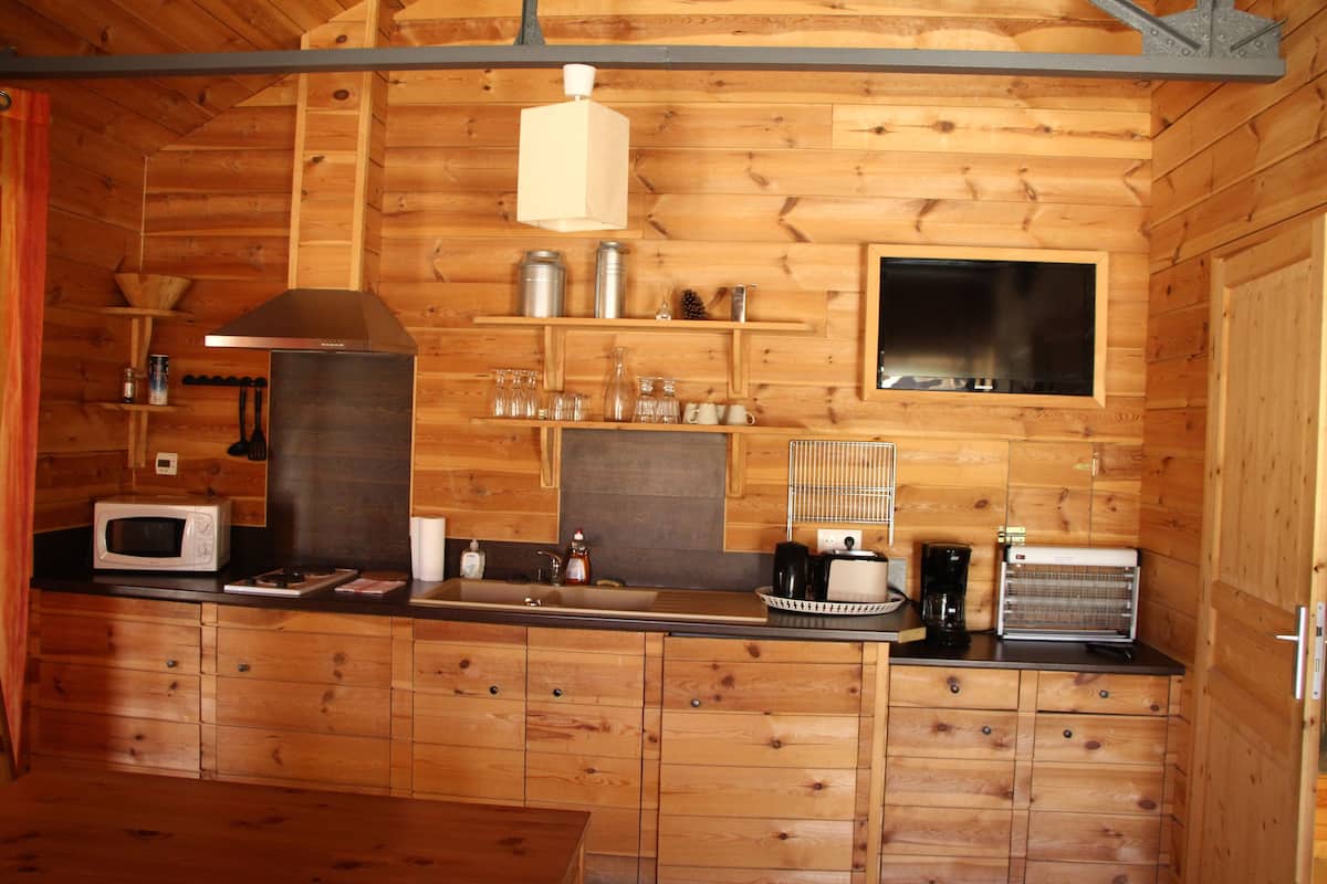 Comfort Cottage | Dapur kecil peribadi | Peti sejuk, ketuhar gelombang mikro, dapur, pembancuh kopi/teh